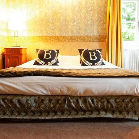 Crémieu Hotel Le Baron מראה חיצוני תמונה