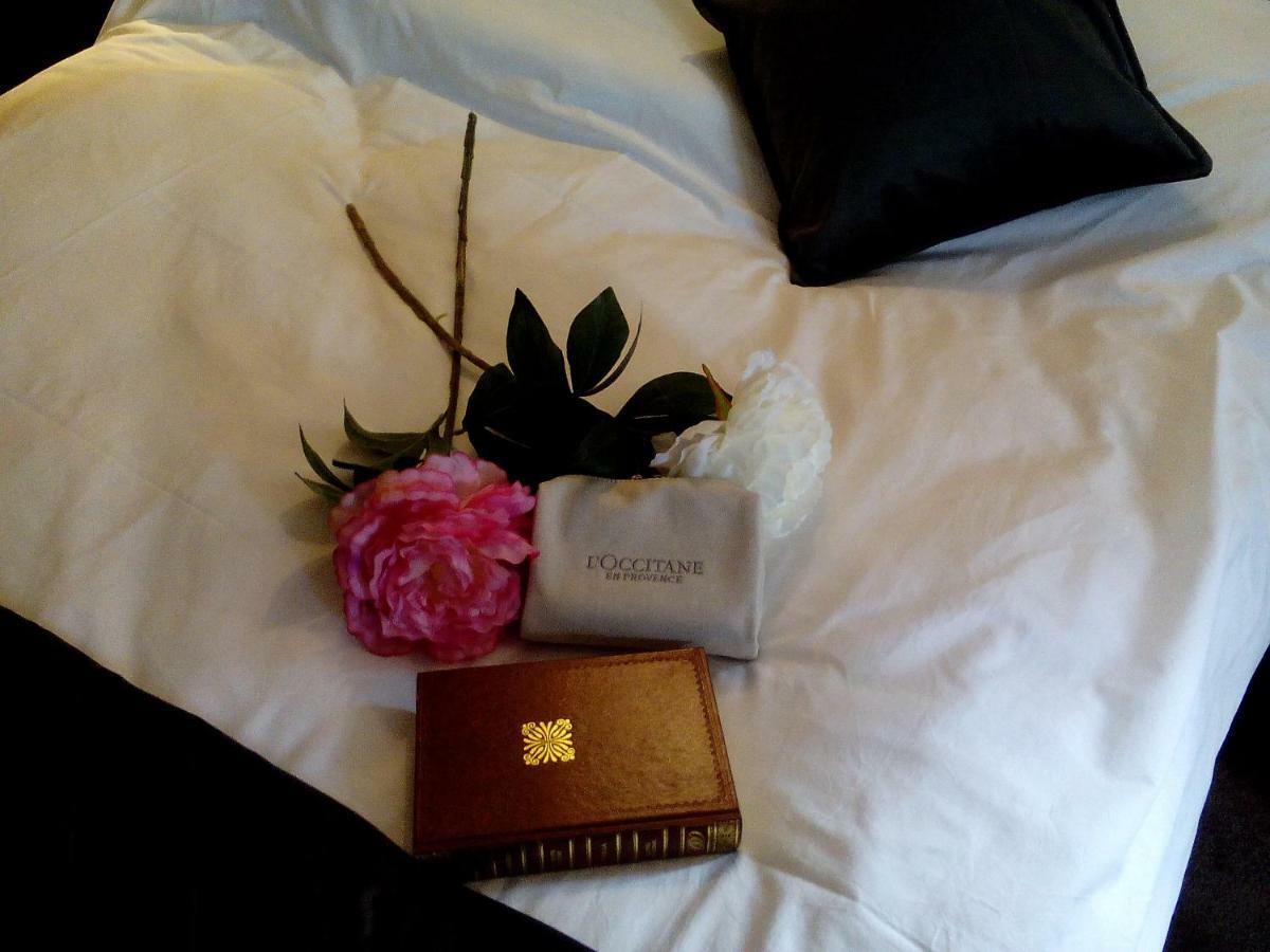 Crémieu Hotel Le Baron מראה חיצוני תמונה