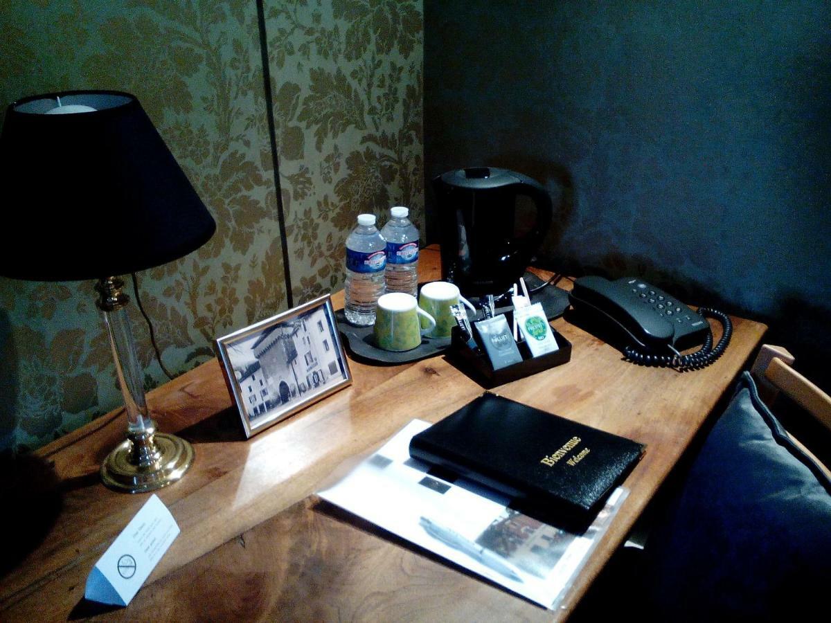 Crémieu Hotel Le Baron מראה חיצוני תמונה